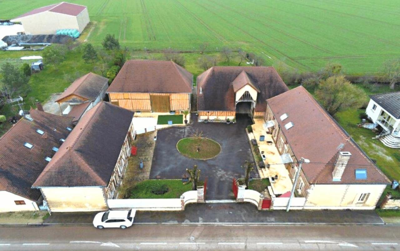Maison Calme 14 Personnes, Piscine, Jardin Et Parking 布彻瑞斯 外观 照片