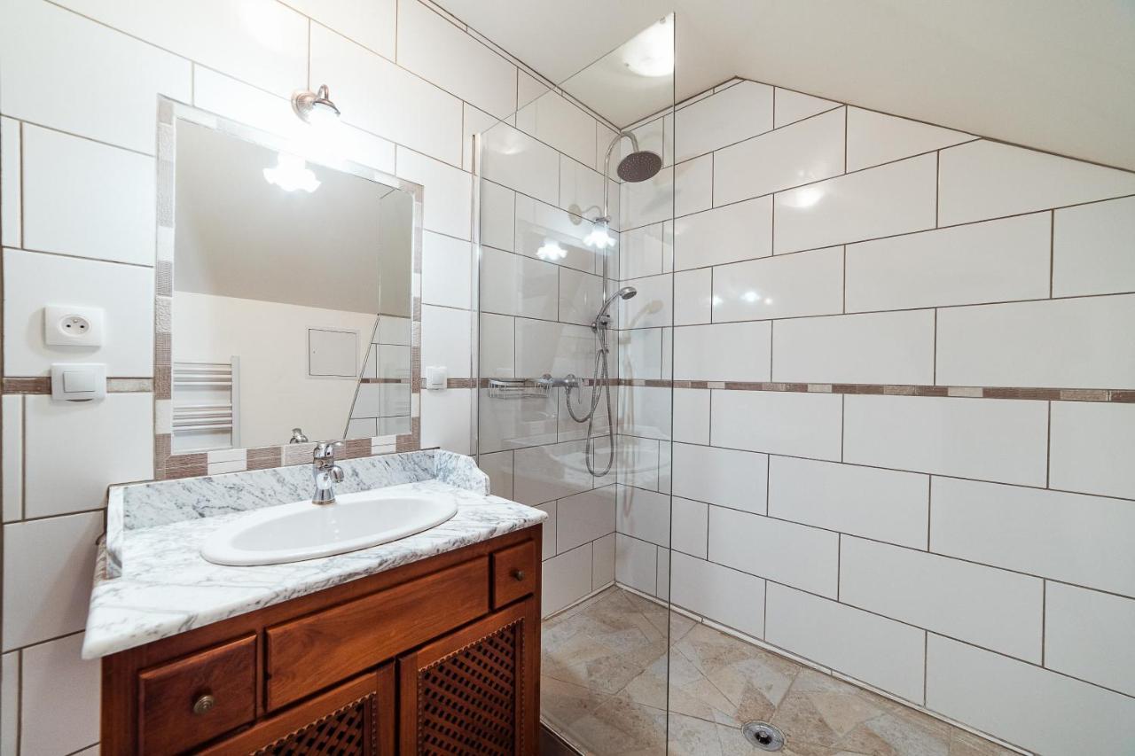 Maison Calme 14 Personnes, Piscine, Jardin Et Parking 布彻瑞斯 外观 照片